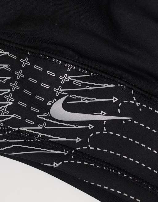 Nike Peak Dri-FIT beanie zonder omslag in zwart, 2 van 3