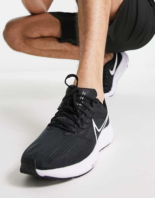 Black and shop white nike pegasus