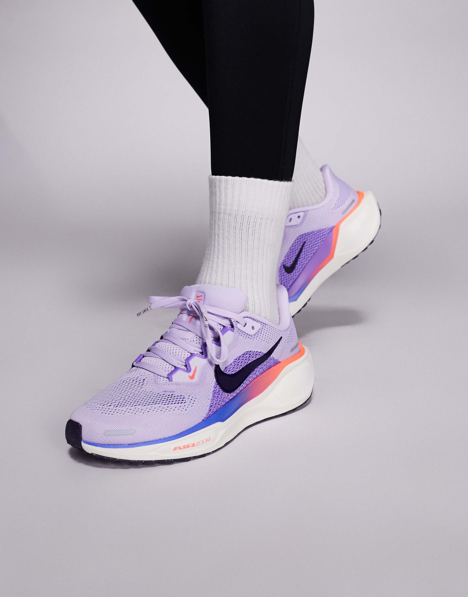 nike pegasus 41 sneakers in purple and pink