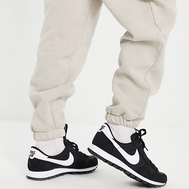 ir al trabajo Tienda reforma Nike Pegasus 83 sneakers in black and white | ASOS