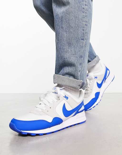 Nike deals blue trainers