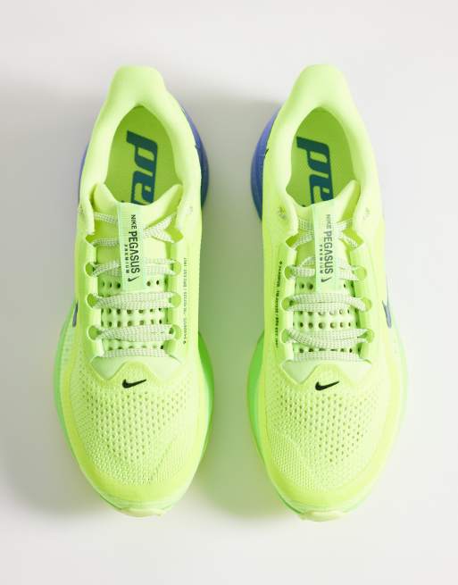 Nike Pegasus Premium sneakers in black and green, 3 of 5