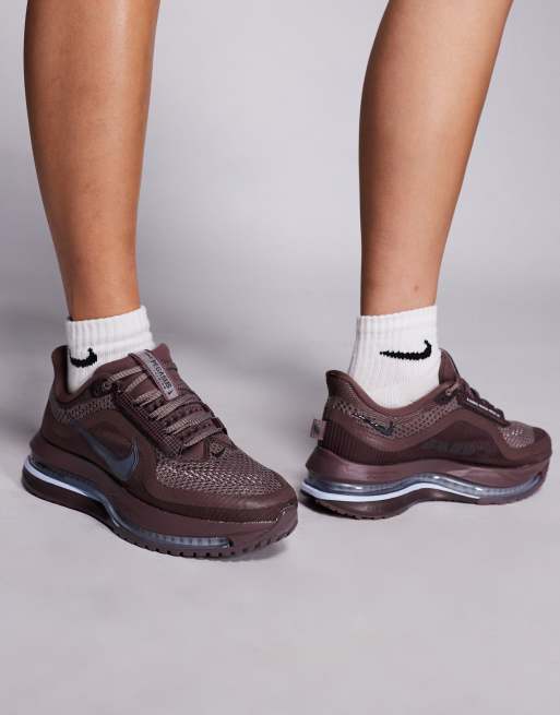 Nike Pegasus Premium sneakers in brown and black, 4 of 5