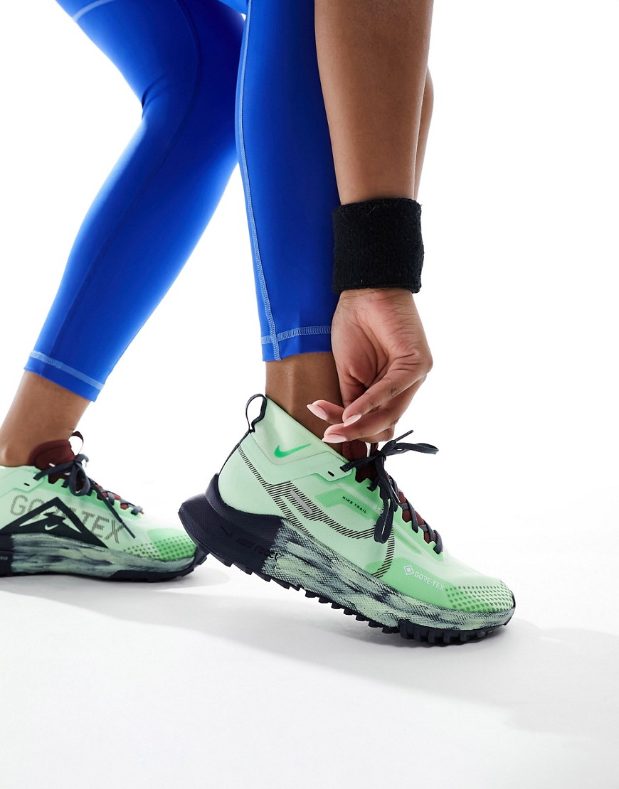 Nike Women's Pegasus Trail 4 Gore-tex Waterproof Trail Running Shoes In Green