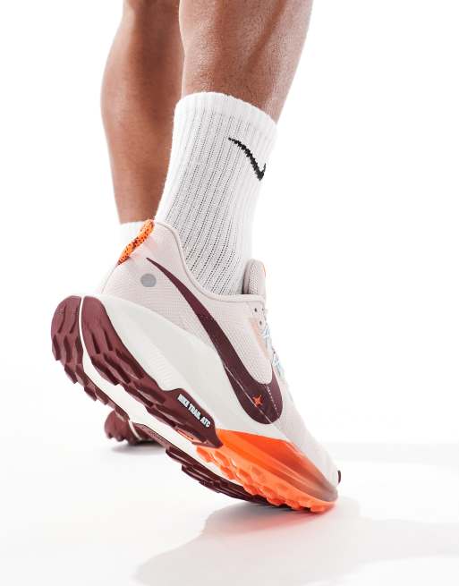 Nike Pegasus Trail 5 running sneakers in red, 4 of 5