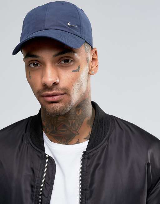 Nike Pet met metalen swoosh in blauw 340225451 ASOS