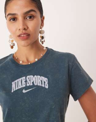 Nike Phoenix Boxy Retro Logo T-shirt