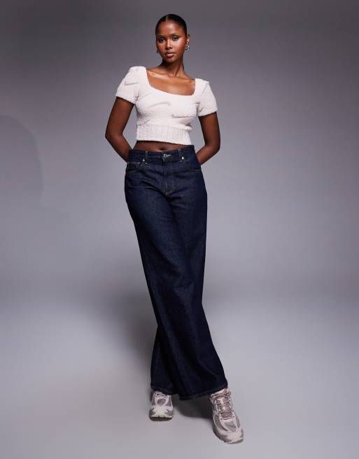 Nike Phoenix cozy boucle crop top in beige, 2 of 4