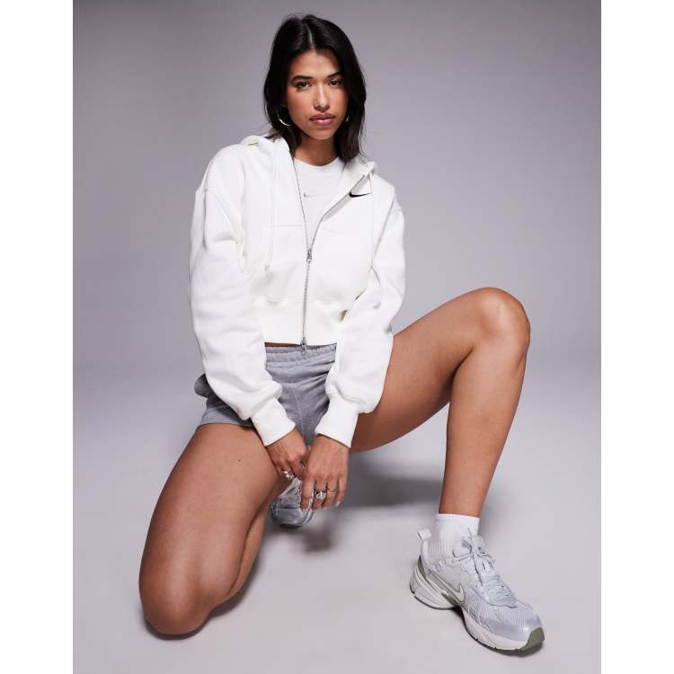 208030748-1-cream?$n_750w$&wid