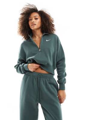 Nike - Phoenix Fleece - Cropped-Sweatshirt in Dunkelgrün mit kurzem Reißverschluss