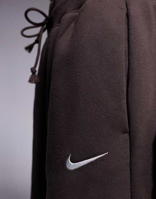 Nike Phoenix Fleece high rise wide leg sweatpants in brown, 5 of 5