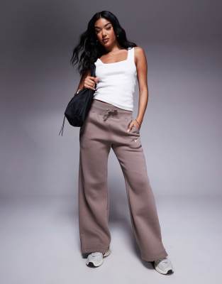 Phoenix Fleece high rise wide leg sweatpants in brown