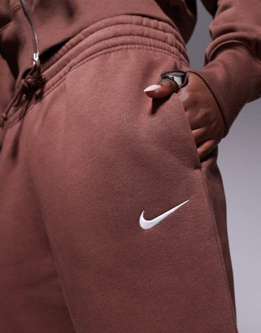 Nike Phoenix Fleece open hem sweatpants in brown, 2 of 5