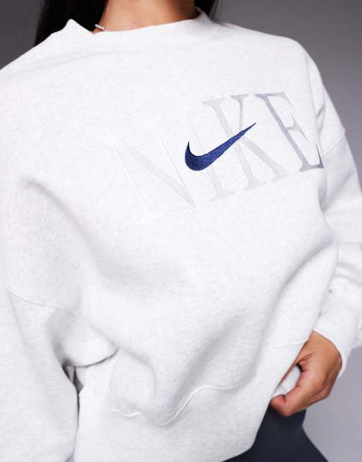 Nike Phoenix Fleece over oversized graphic sweatshirt in gray, 3 of 4