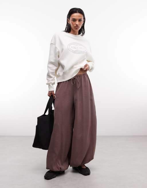 Nike – Phoenix Fleece – Oversize-Sweatshirt in Wollweiß mit Tennis-Grafikprint, 2 von 4