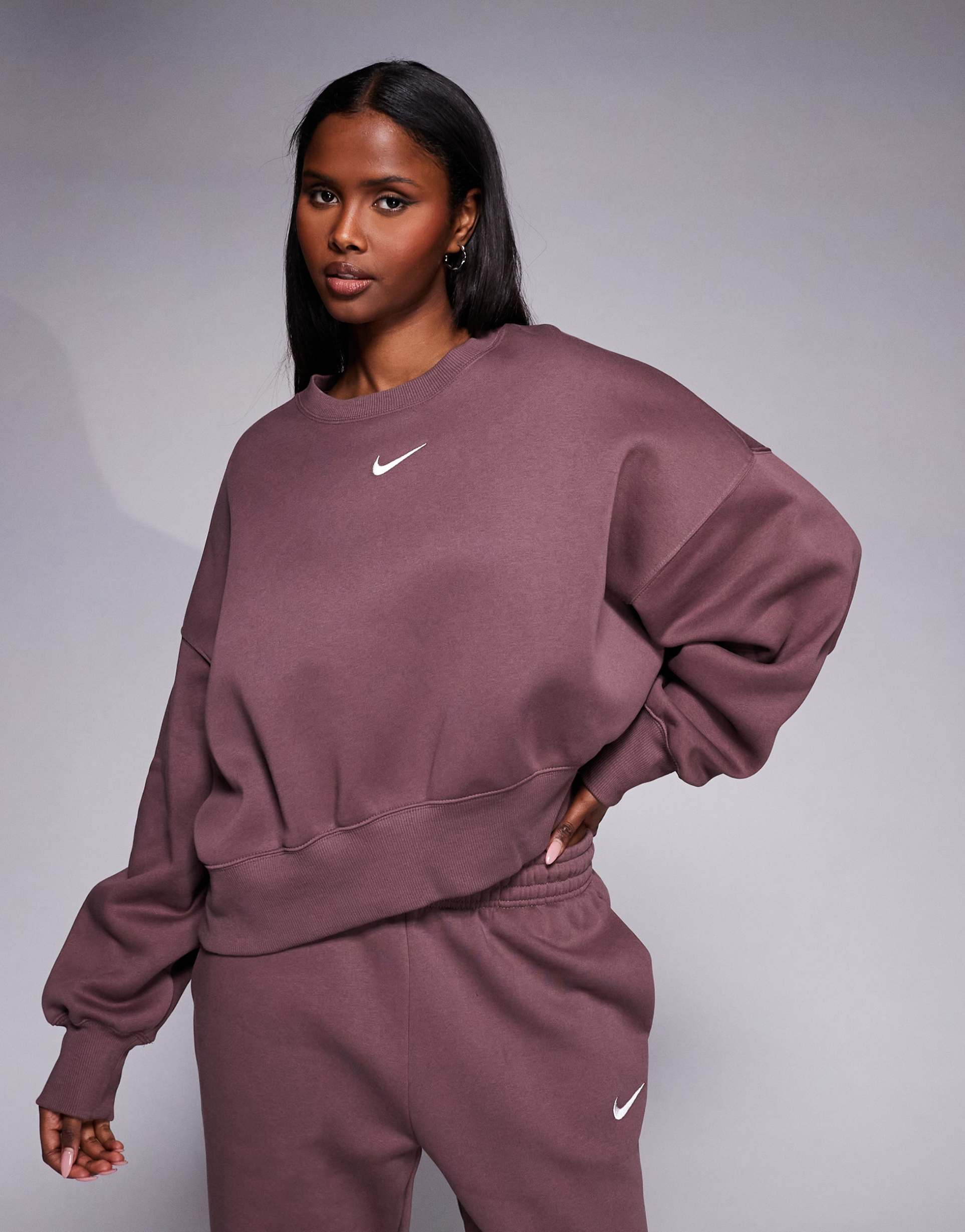 nike phoenix fleece oversized crew sweatshirt in brown