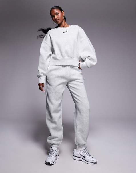 Nike - Phoenix Fleece - Oversized og højtaljede grå joggingbukser med tætsiddende buksekanter - view 1