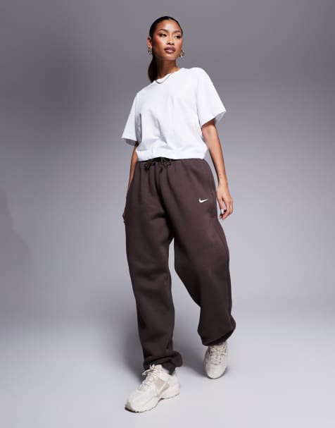Nike Phoenix Fleece oversized sweatpants in brown - view 1