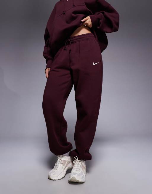 Nike Phoenix Fleece oversized sweatpants in burgundy, 2 of 5