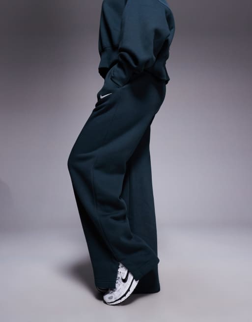 Nike Phoenix Fleece oversized sweatpants in dark green, 2 of 5