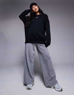 Nike Phoenix Fleece oversized sweatshirt in black - view 2