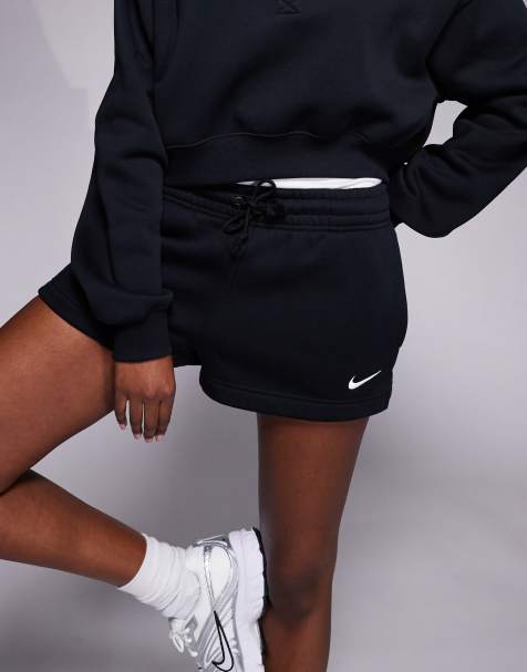 Nike - Phoenix Fleece - Pantaloncini in pile neri da 2" a vita medio alta - view 1