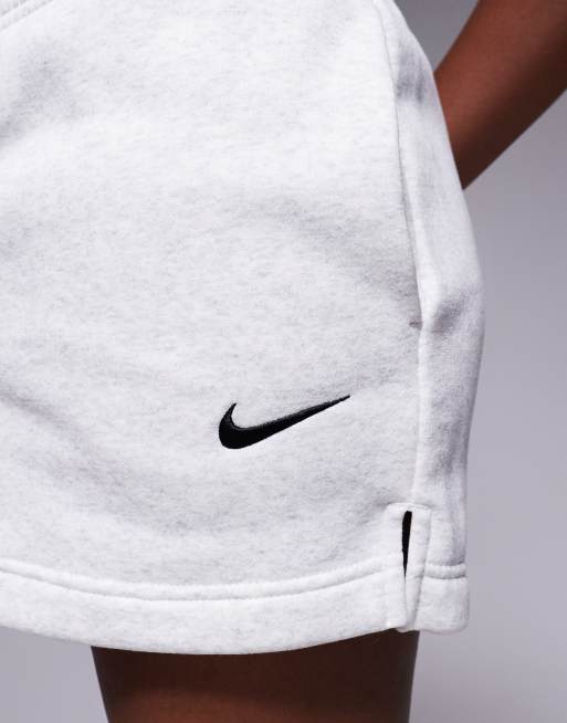 Nike Phoenix Fleece shorts in gray, 3 of 5