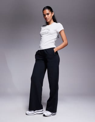 Nike Phoenix Fleece Slim Graphic T-shirt