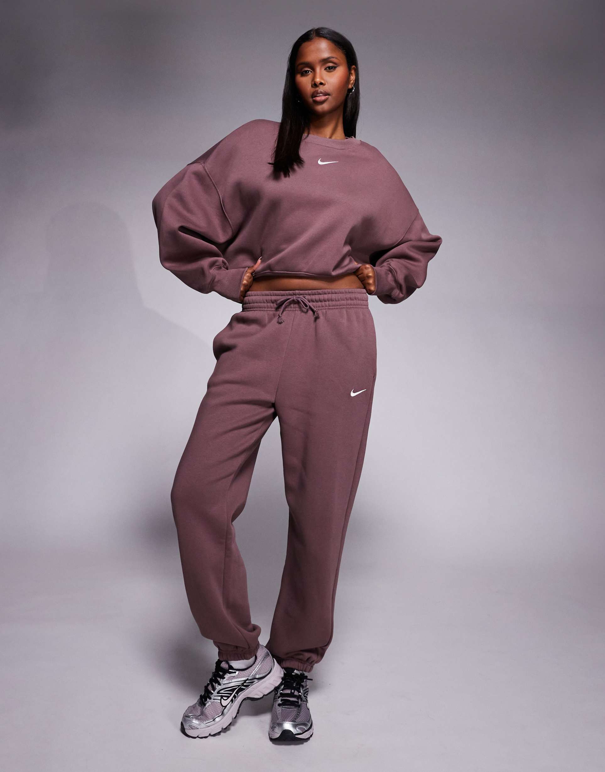 nike phoenix fleece sweatpants in brown