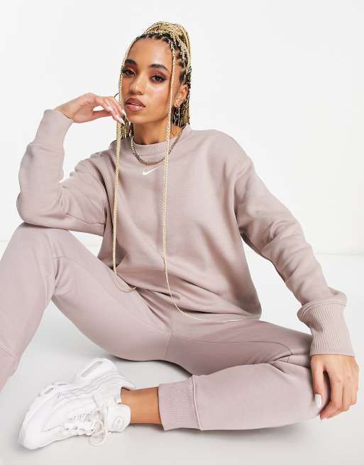 Nike Phoenix Fleece sweatshirt in taupe, 4 of 4
