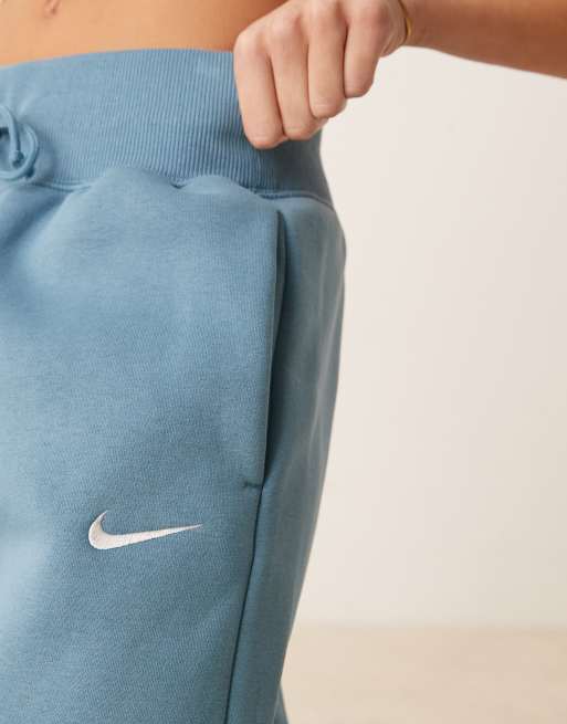 Nike Phoenix Fleece wide leg sweatpants in blue, 3 of 5