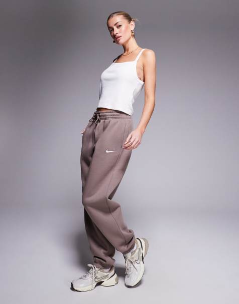 Nike Phoenix - Oversized joggingbroek van fleece met hoge taille in bruin - view 1
