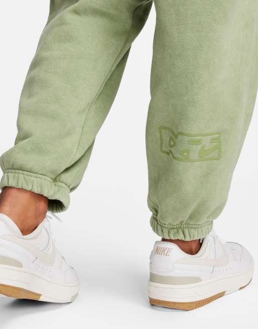 Nike Phoenix Fleece Sweatpants in Green