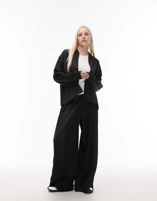 Nike Pleated Jacket In Black