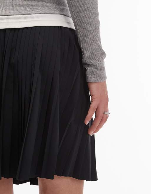 Nike pleated mini skirt in black, 5 of 5