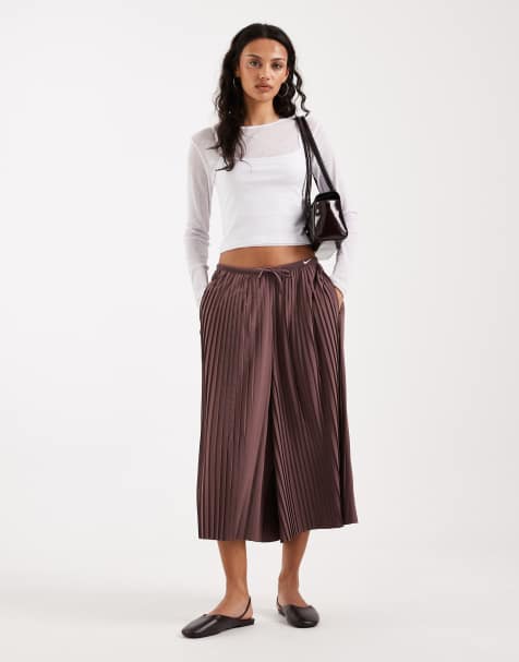 Nike pleated skirt in brown - view 1
