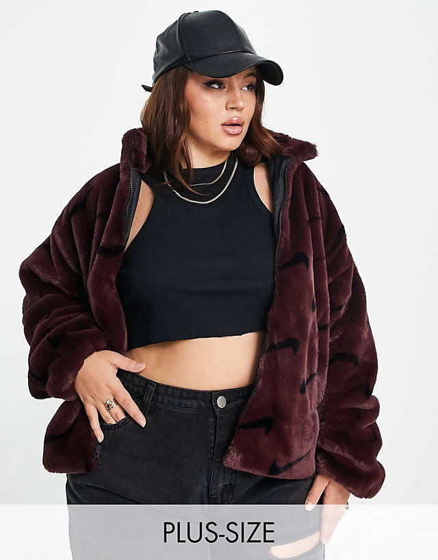 Nike - plus all over swoosh faux fur jacket in burgundy crush and black