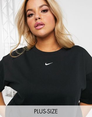 nike t shirt with small logo in middle