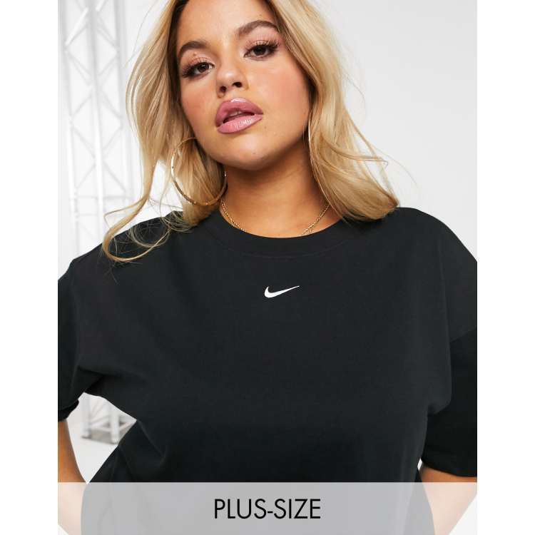 Nike t shirt logo in sales middle