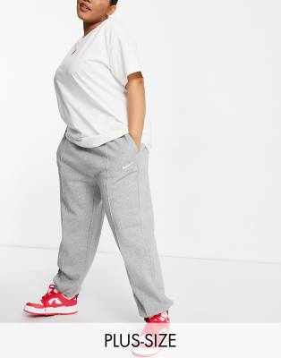 nike collection fleece loose fit cuffed sweatpants in green mgreen