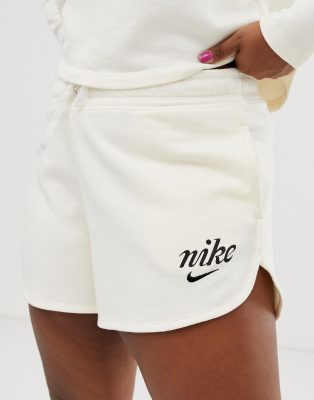 nike runner shorts in cream