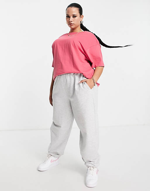 Women Nike Plus essential boyfriend t-shirt in archaeo pink with mini swoosh 