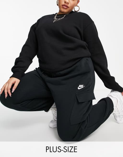 nike essentials cuffed cargo sweatpants in black