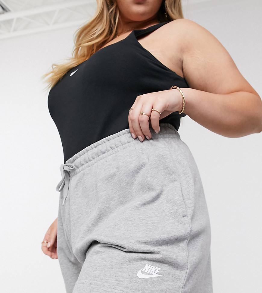 Nike Plus essentials shorts in mid grey
