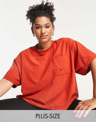 Nike Plus – Everyday Modern – Kastiges, kurzes T-Shirt in Zimtbraun