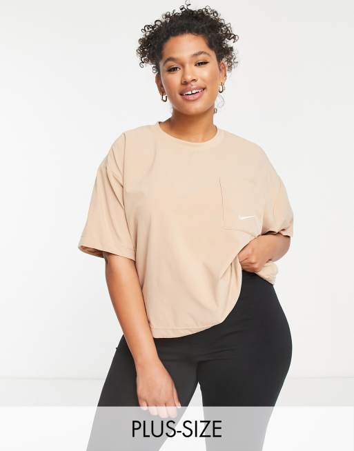 Nike Plus – Everyday Modern – T-shirt o pudełkowym kroju i krótkim fasonie w kolorze konopnego brązu