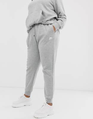 grey nike hoodie and sweatpants