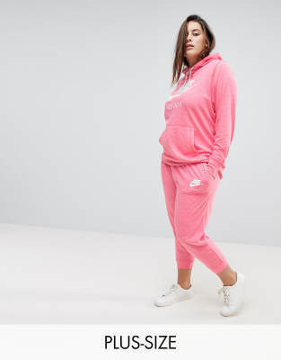 pink nike hoodie and sweatpants