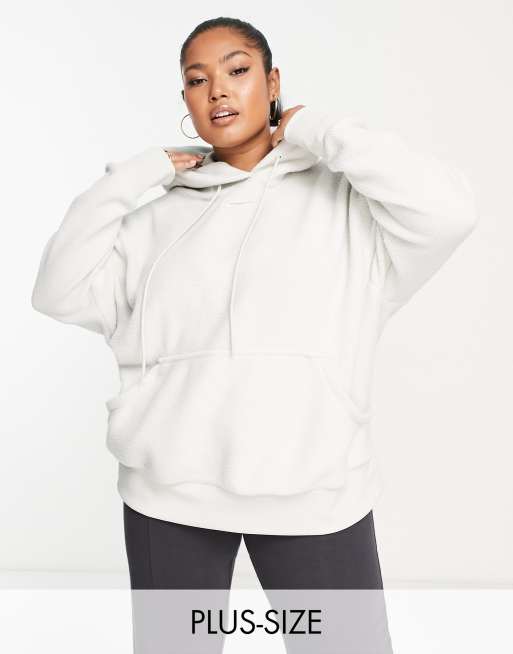 Nike Plus - Pluizige hoodie in gebroken wit