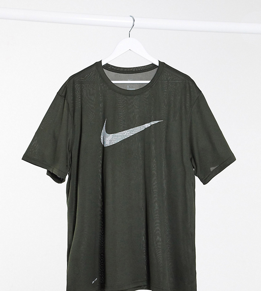 Nike Plus Training camo swoosh t-shirt in khaki-Green